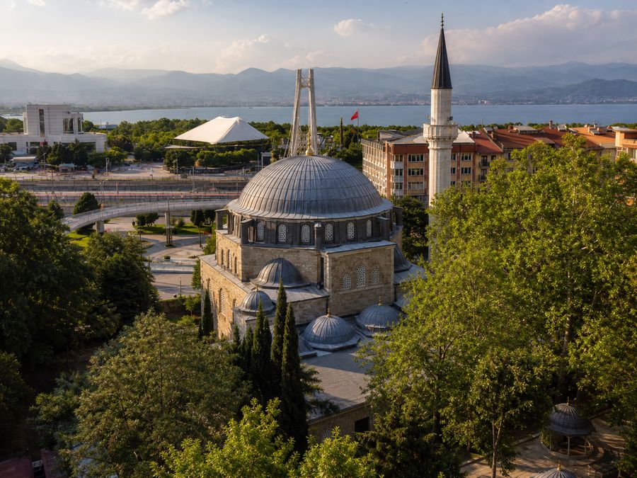 Yeni Cuma Camii — İzmit merkez · İzmit gezi rehberi