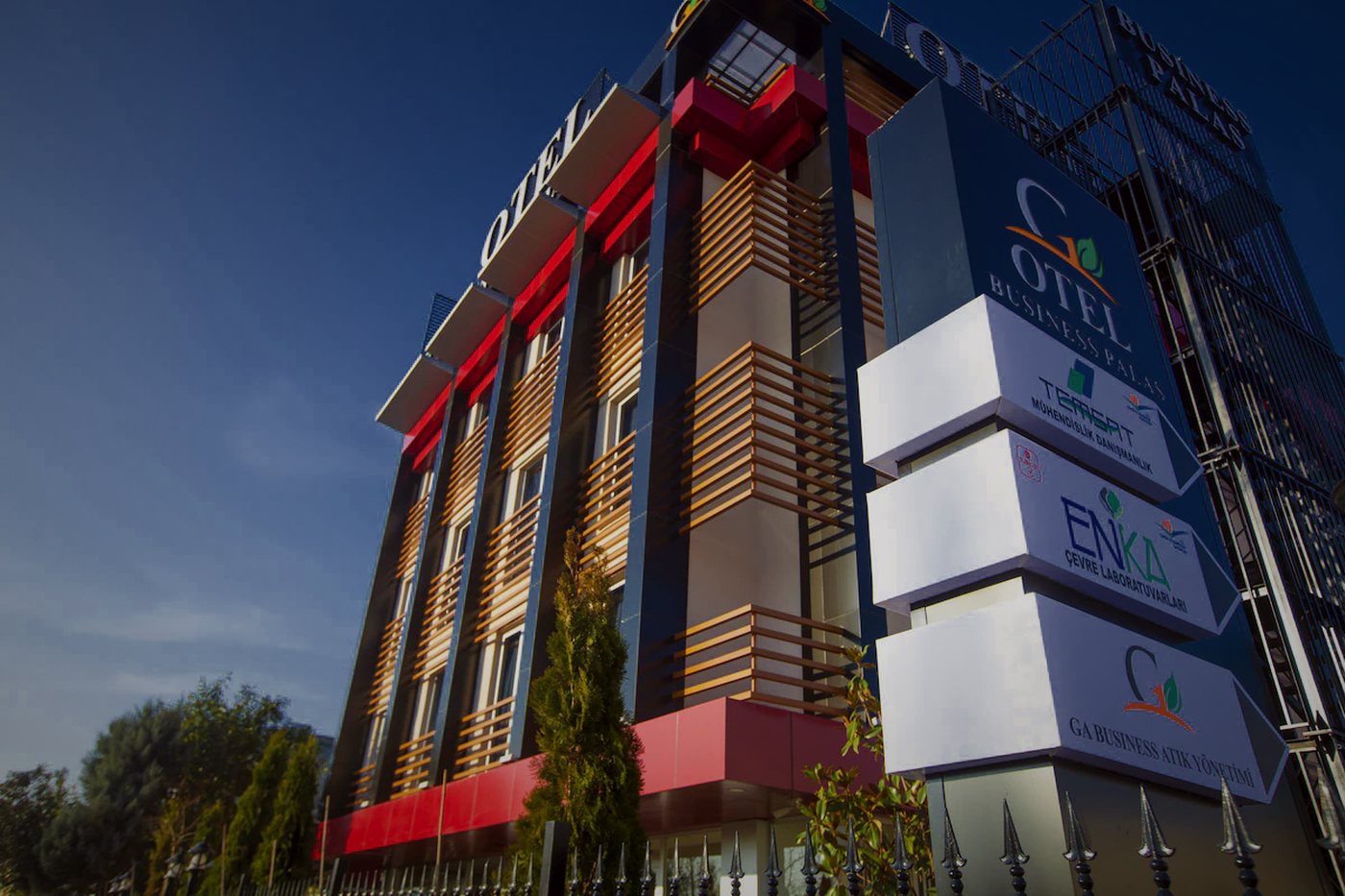 GA Business Palas Otel — İzmit cephesi